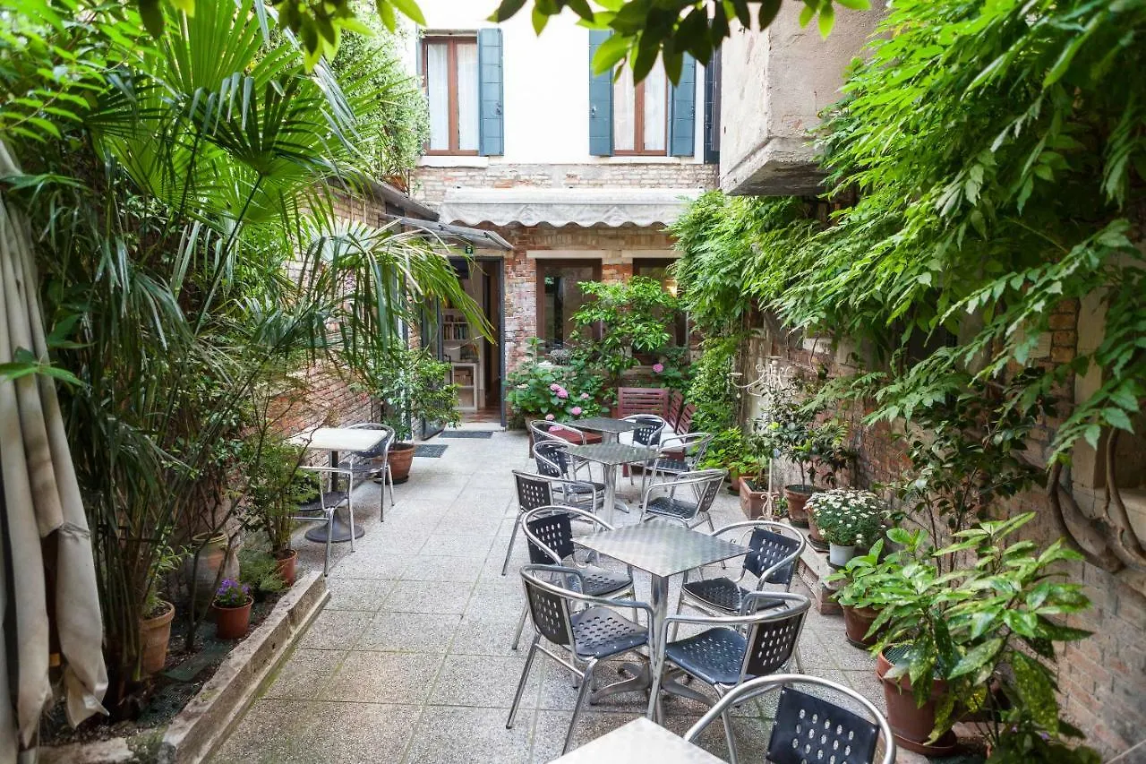 Fujiyama B & B Velence Panzió